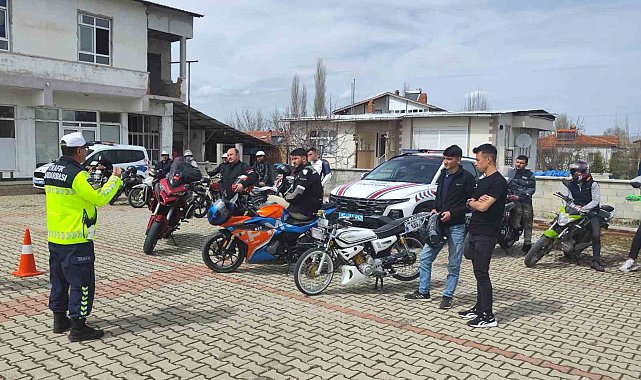 Jandarmadan motosiklet sürücülerine eğitim