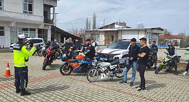 Jandarmadan motosiklet sürücülerine eğitim