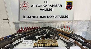 Jandarmadan ruhsatsız silah operasyonu: 6 gözaltı