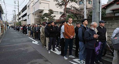 Japonya'da bayram namazı 3 kez kılındı