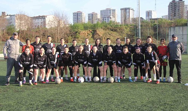 Kadın futbolcular hiç gol yemeden 2. Lig hedefine koşuyor