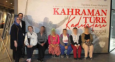 Kadın yükümlüler 'Kahraman Türk Kadınları Sergisi'ni inceledi