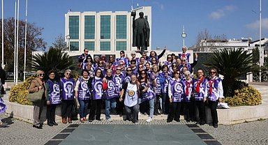 Kadınlar Efes Selçuk sokaklarında zincir oluşturdu