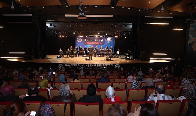 Kadınlar Günü Konseri'nde Türk Halk Müziği şöleni
