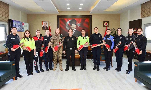 Kadınlar gününde 'Kadın polisler' unutulmadı