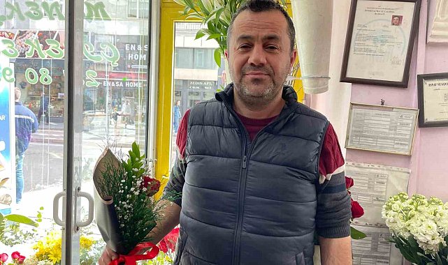 Kadınlara hediye vermek isteyenlerin tercihi çiçekten yana oldu
