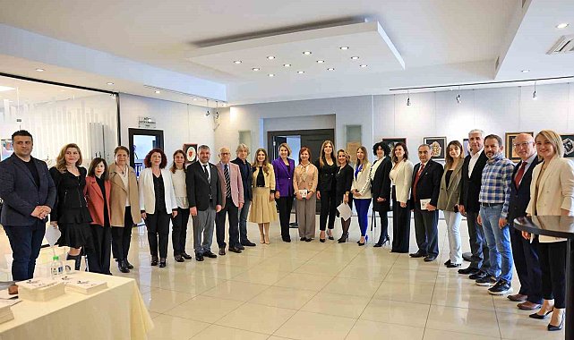 Kadınların yazdığı kitabın geliri Hataylı depremzede kadınlara destek olacak