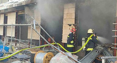 Kahramanmaraş'ta 2 depo yandı