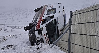 Kahramanmaraş'ta ambulans kazası: 3 yaralı