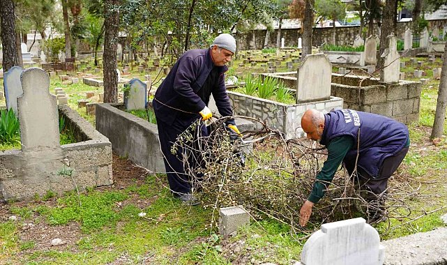 Kahta Belediyesi'nden Kadir Gecesi ve bayram öncesi mezarlık temizliği