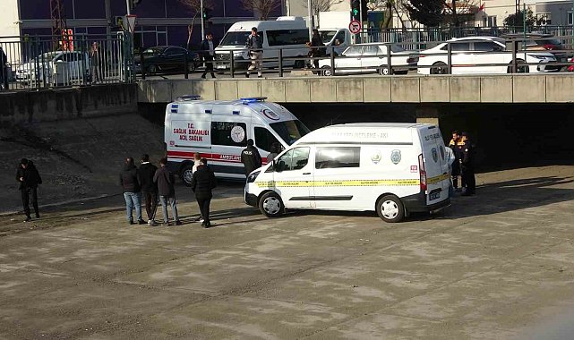 Kanal içerisinde bir genç başından vurulmuş halde bulundu