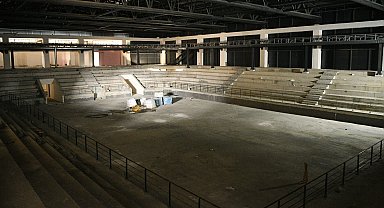 Kapalı spor salonunda çalışmalar tam gaz devam