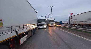 Kapıkule'de tır sürücülerine gelen yanlış SMS 10 kilometre kuyruğa neden oldu
