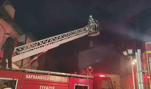 Karabük'te iki ev alevlere teslim oldu