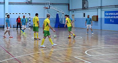 Karacabey Belediyesi'nin Futsal Turnuvası'nda heyecan sona erdi