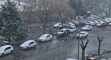Karaman, yağan karla beyaza büründü