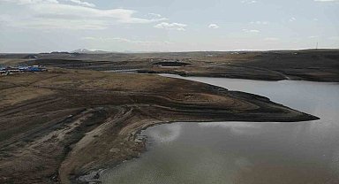 Kars Baraj Gölü'nün buzları çözüldü