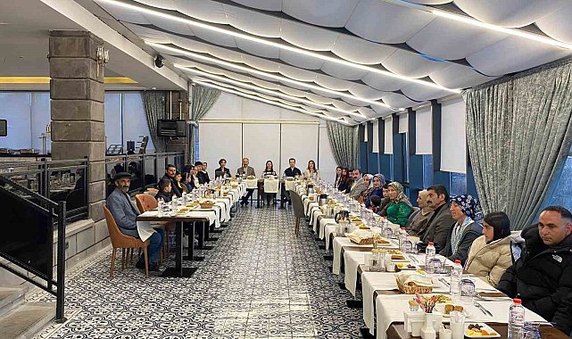 Kars'ta anlamlı iftar buluşması