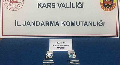 Kars'ta İranlıların sigara paketine sakladığı uyuşturucu jandarmaya takıldı
