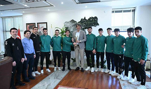 Kartepe Belediyespor Hokey Takımı şampiyon oldu