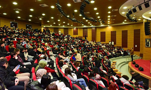 Kastamonu Üniversitesi'nde Metaverse ve yapay zekaanın eğitimdeki geleceği konuşuldu