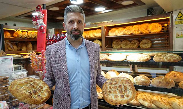 Kastamonu'da 3 metrelik Ramazan pidesi 600 liraya satıldı