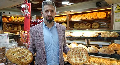 Kastamonu'da 3 metrelik Ramazan pidesi 600 liraya satıldı