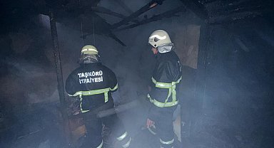 Kastamonu'da aynı köyde ikinci yangın: Üç katlı ahşap ev yandı