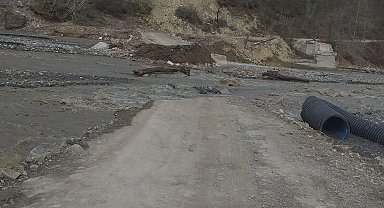 Kastamonu'da heyelan nedeniyle 4 köy yolu ulaşıma kapandı