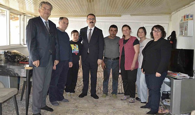 Kaymakam Ateş, vatandaşların evlerine misafir oldu