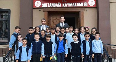 Kaymakam miniklere mesleğini anlattı
