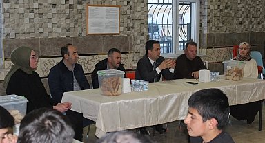 Kaymakam Şahin söyleşide öğrencilerle buluştu