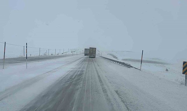 Kayseri - Gürün yolu ulaşıma kapandı