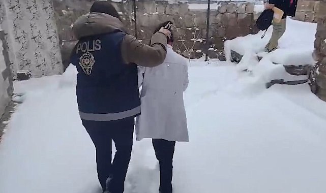 Kayseri'de hırsızlık şüphelileri saklandıkları adreslerde yakalandı
