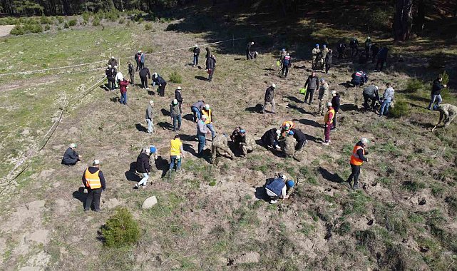 Kazdağları'nda Dünya Ormancılık Günü'nde bin fidan toprakla buluştu
