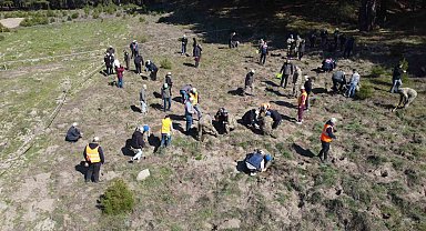 Kazdağları'nda Dünya Ormancılık Günü'nde bin fidan toprakla buluştu