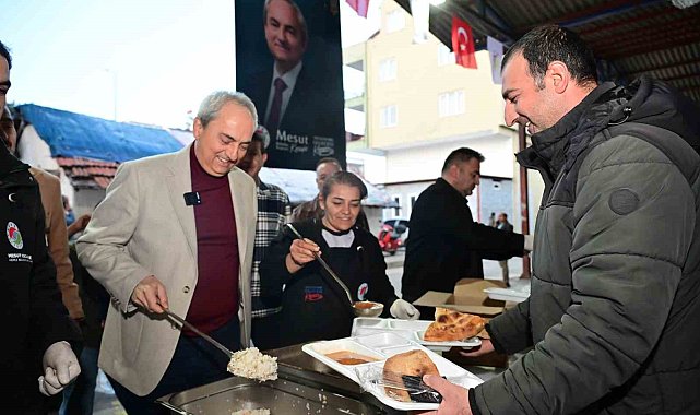 Kepez'in ilk iftarı Teomanpaşa Mahallesi'nde yapıldı