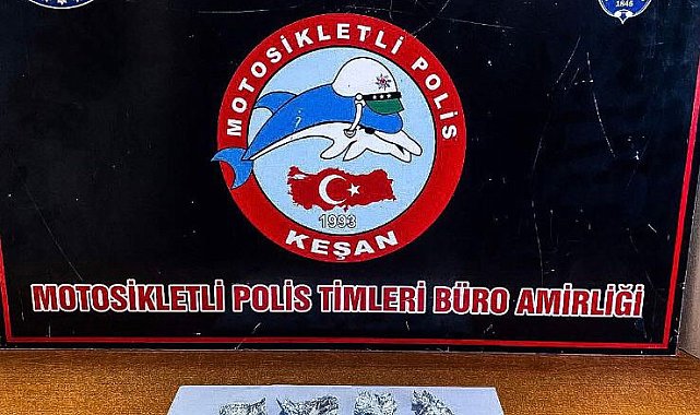 Keşan'da polisin durdurduğu araçta uyuşturucu ele geçirildi