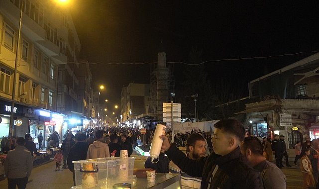 Kilis caddeleri iftar sonrası İstiklal Caddesi'ni aratmıyor