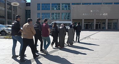Kilis'te evde bin 82 gram esrar bulundu: 5 gözaltı