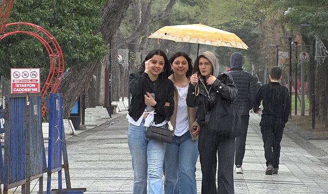 Kırklareli'nde sağanak yağış etkili oluyor