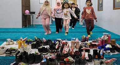 Kızılay gönüllülerinin ayakkabılara bıraktığı hediyeler yüz güldürdü