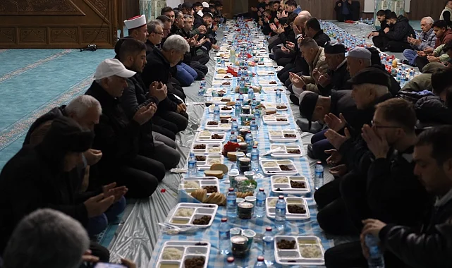 Kocaeli Büyükşehir'in iftar sofrası bu kez Balkanlarda kuruldu