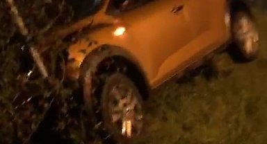 Kocaeli'de iki otomobil çarpıştı, sürücüler yaralandı