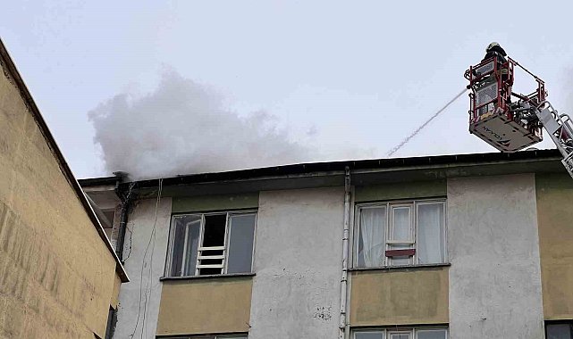 Konya'da çatıda çıkan yangın korkuttu