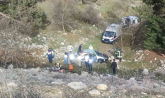Konya'da otomobil uçurma yuvarlandı: 2 ölü, 3 yaralı