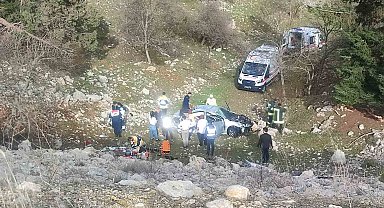 Konya'da otomobil uçurma yuvarlandı: 2 ölü, 3 yaralı