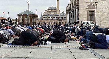 Konya'da Ramazan ayının son Cuma namazı kılındı