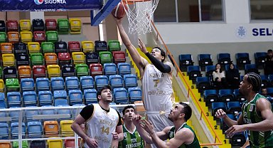 Konya'da seyircisiz maçta farklı galibiyet