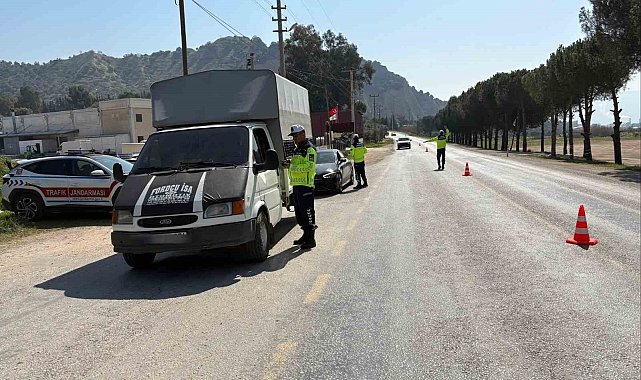 Köşk'te jandarma ekiplerinden trafik denetimi